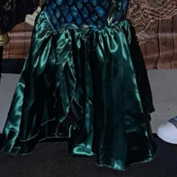 Siren of the Sea Costume - Picture 2 of 4